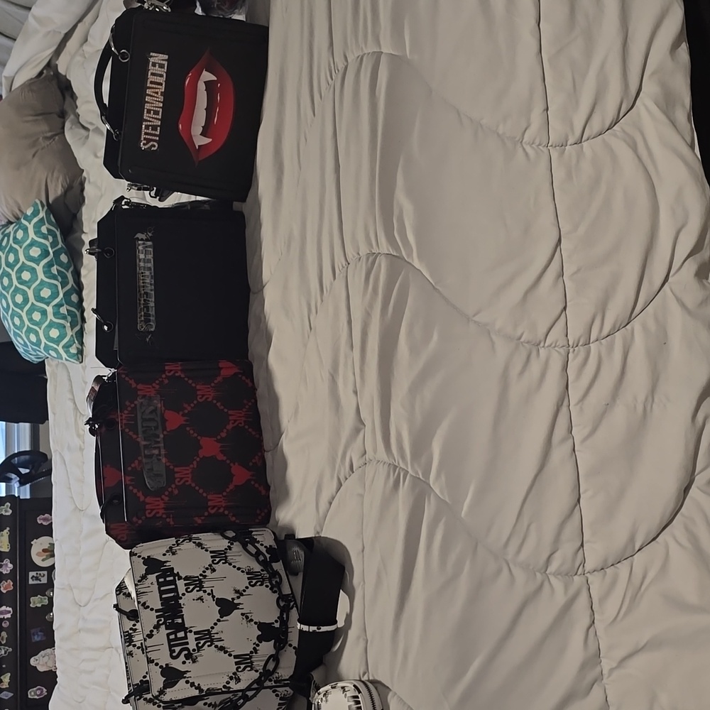 Steven Madden purses as a bundle, will not separate.